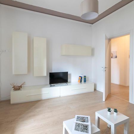 Casa Graziella - A 2 Passi Dal Centro E Stazione Di فيرونا المظهر الخارجي الصورة